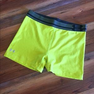 Under Armour Spandex Shorts Large
